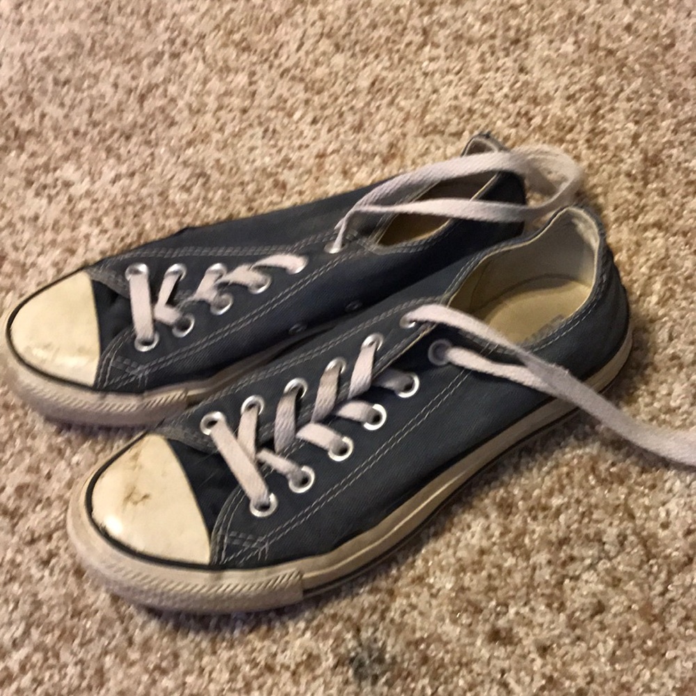 blue low top converse (used)